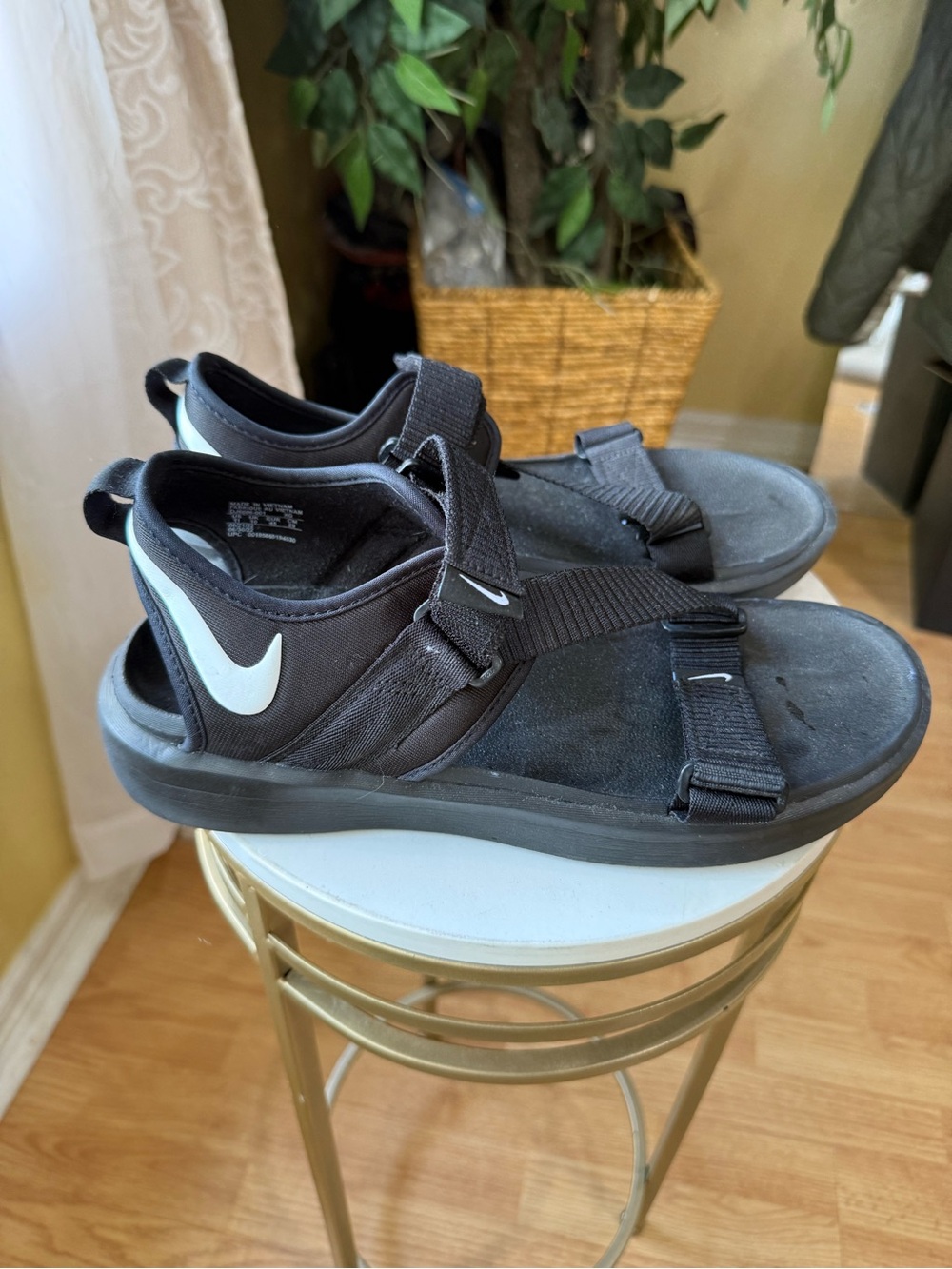 Nike Vista Sandals Men’s Size 11 Black White Adjustable Strap DJ6606-001